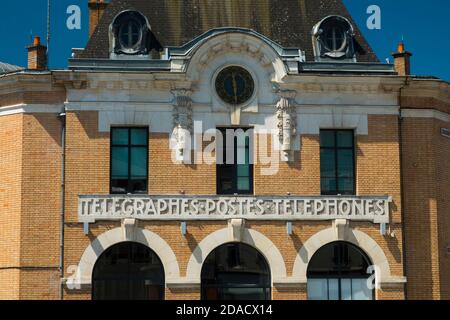 Frankreich, Cher (18), Vierzon, altes Gebäude der Telegrafen, Pfosten und Telefondienste, in Keramik-Museum umgewandelt Stockfoto