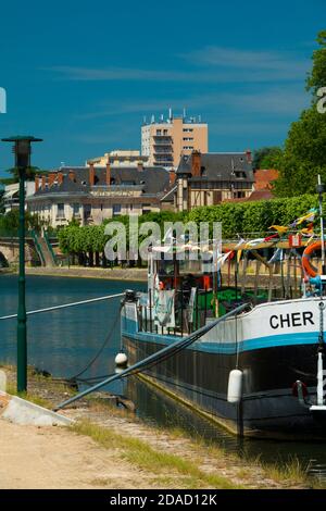 Frankreich, Cher (18), Vierzon, Canal du Berry, Barge 'Le Cher', gebaut 1940, um 83m3 Brennstoff zu transportieren und restauriert von der Arecabe Vereinigung, die erhalten Stockfoto