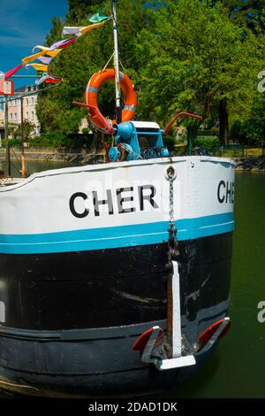 Frankreich, Cher (18), Vierzon, Canal du Berry, Barge 'Le Cher', gebaut 1940, um 83m3 Brennstoff zu transportieren und restauriert von der Arecabe Vereinigung, die erhalten Stockfoto