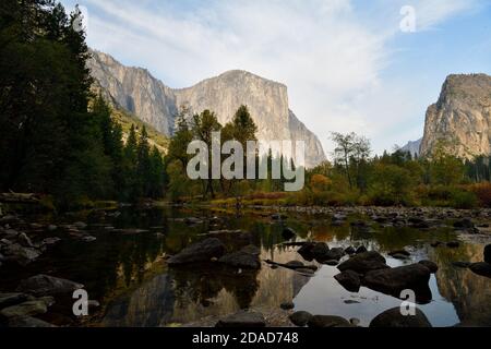 Herbstfarben im Yosemite National Park Stockfoto