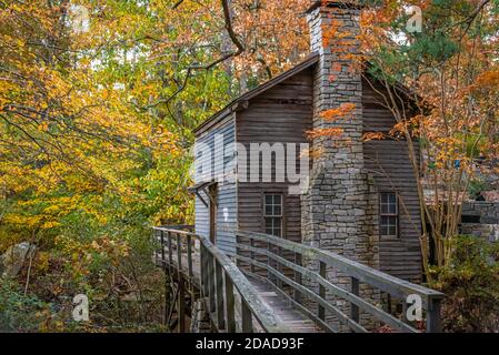 Historische Stone Mountain Grist Mill im Stone Mountain Park in der Nähe von Atlanta, Georgia. (USA) Stockfoto