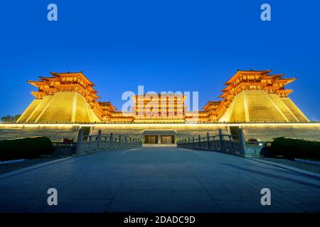 Das Yingtian Tor ist das Südtor der Stadt Luoyang in den Sui- und Tang-Dynastien. Es wurde 605 erbaut. Stockfoto