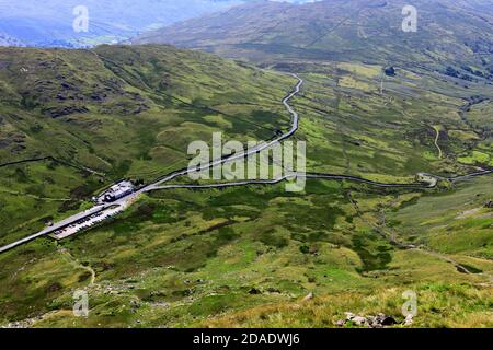 Blick auf das Kirkstone Inn von Red Screes Fell, Kirkstone Pass, Lake District National Park, Cumbria, England, Großbritannien Stockfoto