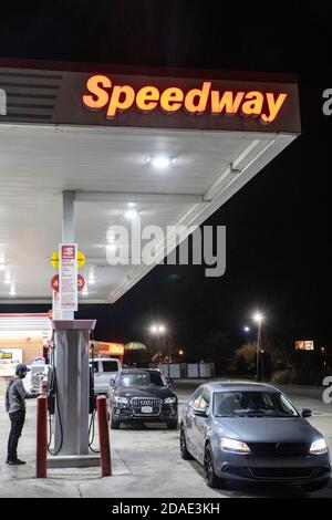 Perrysburg, Usa. November 2020. Amerikanisches 24-Stunden-Geschäft und Tankstelle, Speedway in Perrysburg gesehen. Kredit: SOPA Images Limited/Alamy Live Nachrichten Stockfoto
