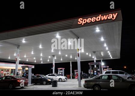 Perrysburg, Usa. November 2020. Amerikanisches 24-Stunden-Geschäft und Tankstelle, Speedway in Perrysburg gesehen. Kredit: SOPA Images Limited/Alamy Live Nachrichten Stockfoto