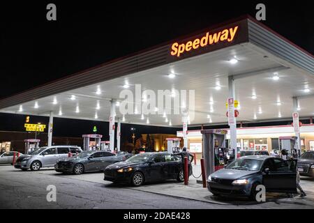 Perrysburg, USA. November 2020. Amerikanisches 24-Stunden-Geschäft und Tankstelle, Speedway in Perrysburg gesehen. Kredit: Stephen Zenner/SOPA Images/ZUMA Wire/Alamy Live Nachrichten Stockfoto