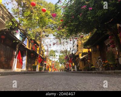 Hoi an, Provinz Quang Nam, Vietnam, 25. Januar 2020 - Hoi an Straße voller Papierlaternen, Altstadt, in vietnam Stockfoto