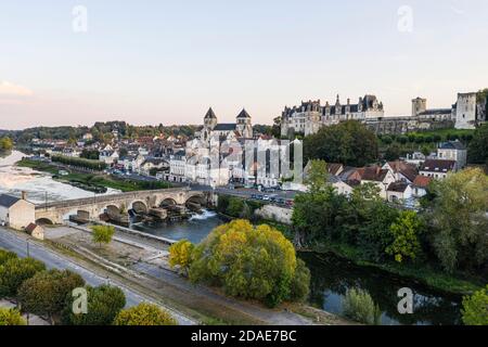 Luftaufnahme von Saint-aignan-sur-cher, altes castel und Fluss der Cher, in der loir-et-cher Stockfoto