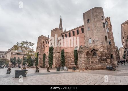 Barcelona, Spanien - 25. Feb 2020: Kathedrale von Barcelona in der Nähe des Stadtzentrums Stockfoto