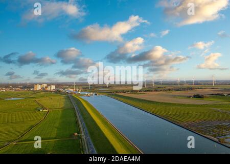 Drohnenansicht, Landschaft an der Husumer Au, Husum, Schleswig-Holstein, Deutschland, Europa Stockfoto