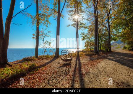 Schleswig-Holstein, Brodtener Steiufer bei Travemünde. Blick auf die Ostsee im Herbst. Stockfoto