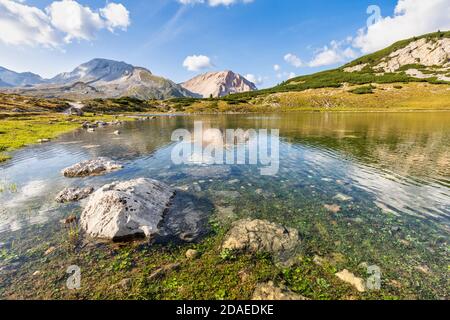 Unberührte Alpenlandschaft am Limo-See, Dolomiten von Fanes Sennes Prags, St. Vigil in Enneberg, Bozen, Südtirol, Italien, Europa, Stockfoto