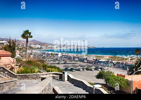 Blick auf den Strand in Playa del Ingles, Maspalomas, Gran Canaria, Spanien. Stockfoto