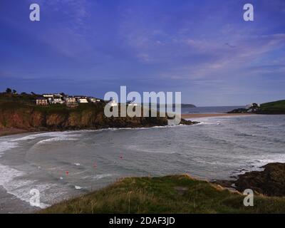 Challborough Bay und Burgh Island, Devon, Großbritannien. Stockfoto