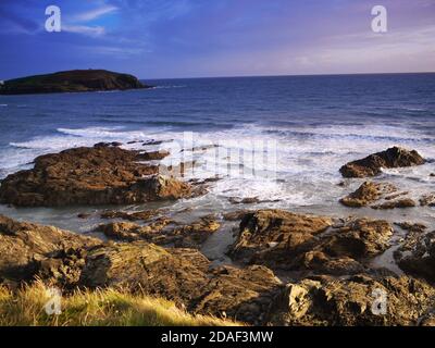 Challborough Bay und Burgh Island, Devon, Großbritannien. Stockfoto