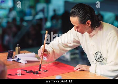 Capital Federal, Buenos Aires / Argentinien; 26. Jan 2020: Kalligrafie-Demonstrationen von Meister Liu Ming, Papst Franziskus‘ ehemaliger chinesischer Arzt. Stockfoto