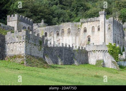 Ruinen von Gwrych Castle in der Nähe von Abergele in Conwy, North Wales, Großbritannien Stockfoto