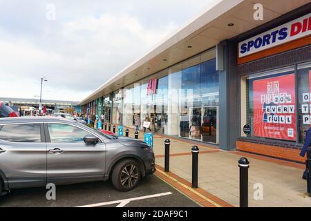 Broughton Shopping Park ein Einkaufszentrum in Broughton Flintshire, Wales. Eröffnet im Juni 1999 ist es der verkehrsreichste Einkaufspark in Nord-Wales Stockfoto