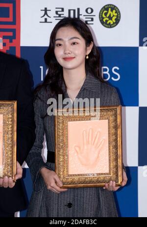 Seoul, Südkorea. November 2020. Die südkoreanische Schauspielerin Kim Hye-jun nimmt am 12. November 2020 an einer Hands Printing-Veranstaltung für die '41. Blue Dragon Film Awards' im CGV Cinema in Seoul, Südkorea, Teil. (Foto: Lee Young-ho/Sipa USA) Quelle: SIPA USA/Alamy Live News Stockfoto