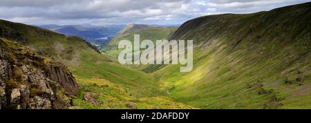 Blick von der Threshthwaite Mündung entlang des Troutbeck Tals, Kirkstone Pass, Lake District National Park, Cumbria, England, UK Stockfoto