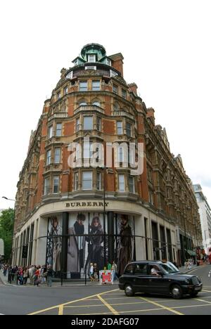 Burberry Shop in Knightsbridge Stockfoto