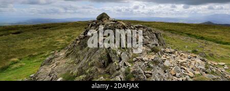 Der Gipfel Cairn of Yoke Fell, Hartsop Valley, Kirkstone Pass, Lake District National Park, Cumbria, England, UK Yoke Fell ist einer der 214 Wainwrigh Stockfoto