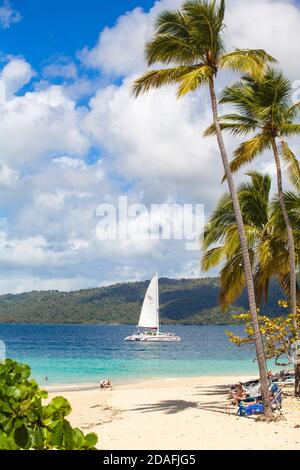 Dominikanische Republik, östliche Halbinsel De Samana, Semana, Strand bei Cayo Levantado Stockfoto