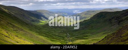 Blick von der Threshthwaite Mündung entlang des Troutbeck Tals, Kirkstone Pass, Lake District National Park, Cumbria, England, UK Stockfoto