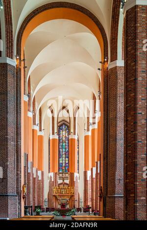 Szczecin, Polen, Juni 2019 Innere der Kathedrale Basilika des hl. Apostels Jakobus. Die Kirche wurde im Jahre 1187 gegründet und im XIV Jahrhundert abgeschlossen Stockfoto