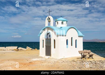 Die Seeseite Kirche von Agios Dionysios von Olympos in Galatas, Kreta, Griechenland Stockfoto