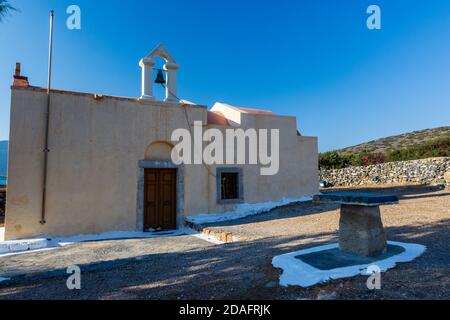 Eine kleine griechische Kirche auf der Kolokitha Halbinsel in der Nähe der Stadt Elounda, Kreta Stockfoto