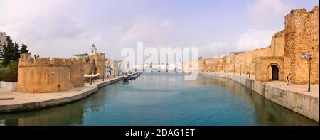 Alte Stadtmauer in den Hafen, Bizerte, Tunesien Stockfoto