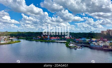 Orlando, FL/USA-10/5/19: Eine Luftaufnahme eines Disney Resorts in Orlando, Florida. Stockfoto