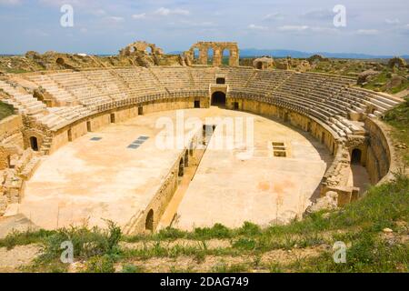 Römische Ruinen des Amphitheaters in Uthina (auch bekannt als Oudna), Ben Arous Governorate, Tunesien Stockfoto