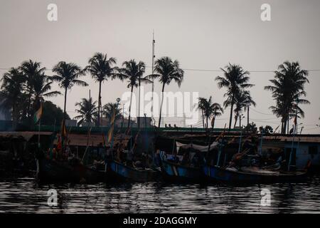 Bootsfahrt über die Lagune, Abidjan, Elfenbeinküste Stockfoto