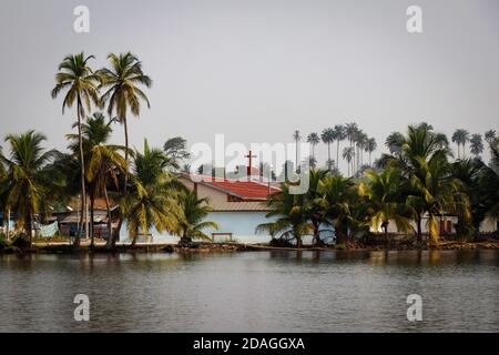 Bootsfahrt über die Lagune, Abidjan, Elfenbeinküste Stockfoto