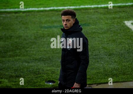 Swansea, Großbritannien. November 2020. Ethan Ampadu aus Wales vor dem Start. Internationales Freundschaftsspiel, Wales gegen USA im Liberty Stadium in Swansea am Donnerstag, 12. November 2020. Dieses Bild darf nur für redaktionelle Zwecke verwendet werden. Nur redaktionelle Verwendung, Lizenz für kommerzielle Nutzung erforderlich. Keine Verwendung in Wetten, Spiele oder ein einzelner Club / Liga / Spieler Publikationen. PIC von Lewis Mitchell / Andrew Orchard Sport Fotografie / Alamy Live News Kredit: Andrew Orchard Sport Fotografie / Alamy Live News Stockfoto