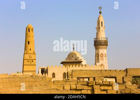 Minarett der Abu Haggag Moschee in Luxor, Ägypten Stockfoto