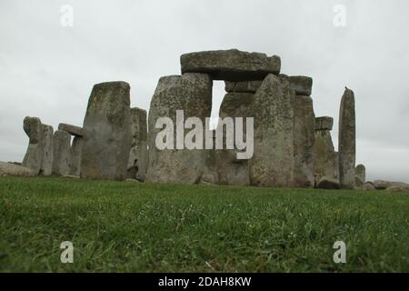 Whiltshire, Großbritannien. Oktober 2018. Allgemeine Ansicht des Stonehenge prähistorischen Denkmals in Wiltshire.English Heritage hat Pläne genehmigt, einen zwei Meilen Tunnel unter der prähistorischen Stätte zu bauen, um die A303 zu ersetzen, dies gilt als ein Sehenswerg neben dem Denkmal und der Bau wird voraussichtlich bis 2023 beginnen. Kredit: David Mbiyu/SOPA Images/ZUMA Wire/Alamy Live Nachrichten Stockfoto