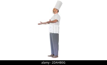 Der lächelnde Koch begrüßt seine Gäste in seinem Restaurant auf weißem Hintergrund Stockfoto