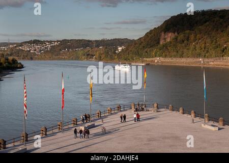 Geographie / Reisen, Deutschland, Rheinland-Pfalz, Koblenz, Blick auf deutsche Ecke mit Treffpunkt V, Additional-Rights-Clearance-Info-not-available Stockfoto