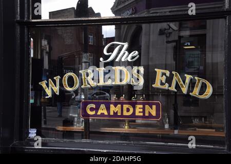 London, Großbritannien. November 2020. Außenansicht des World's End Pub in Camden. Quelle: Vuk Valcic/Alamy Stockfoto