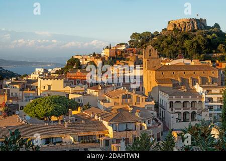 BURGRUINEN ALTSTADT BEGUR COSTA BRAVA KATALONIEN SPANIEN Stockfoto