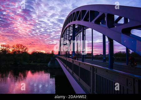 Die Sternbrücke in Magdeburg Stockfoto