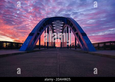 Die Sternbrücke in Magdeburg Stockfoto