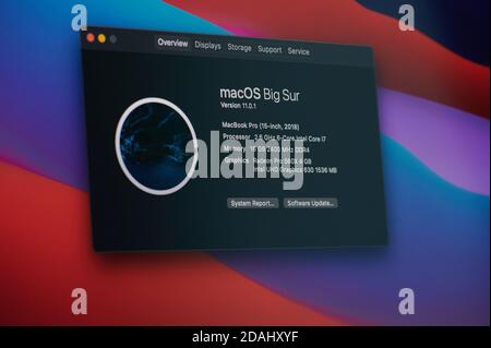 New york, USA - 13. November 2020: Neues macOS Big Sur System auf dem Bildschirm Nahaufnahme Stockfoto