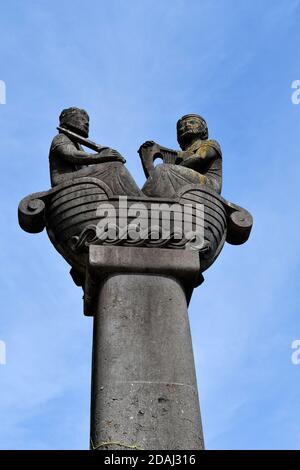 Linz, Österreich - 24. Oktober 2012: Die Hauptstadt Oberösterreichs war 2009 europäische Kulturhauptstadt, Säule auf dem Schlossberg steht für eine Nibelung sh Stockfoto