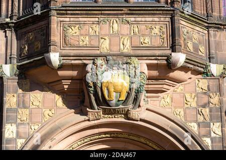 Elephant Dekoration Council House Gebäude eröffnet 1917, Tudor Stil 20. Jahrhundert Architektur, Coventry, England, Großbritannien Stockfoto