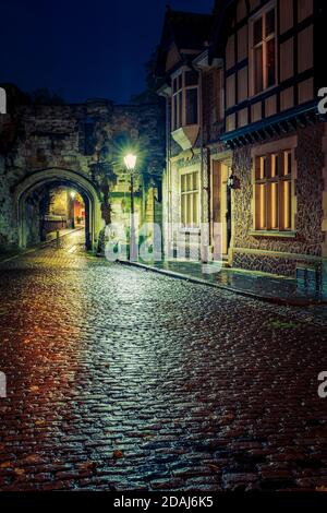 Turret Gateway im ältesten Teil von Leicester und einst Teil der Burgmauern. Stockfoto