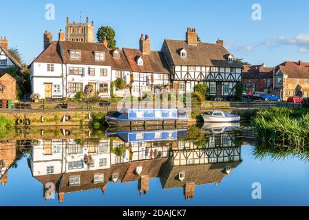 Tewkesbury und der Fluss Avon bei Tewkesbury Mill St Marys Straße auf dem Severn Way Gloucestershire England GB UK Europa Stockfoto